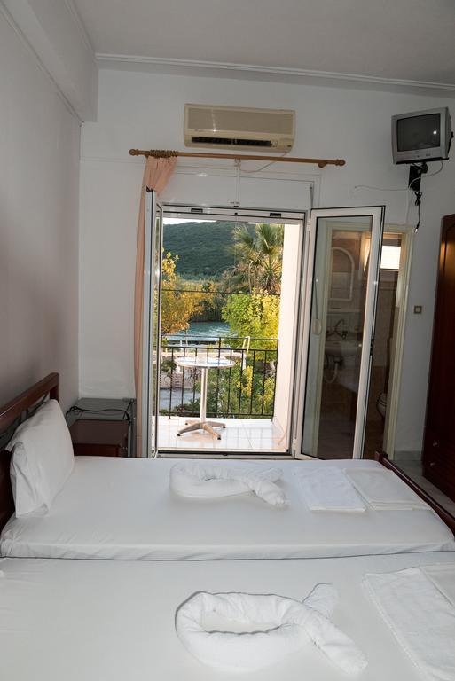Hotel Glaros Ammoudia Quarto foto